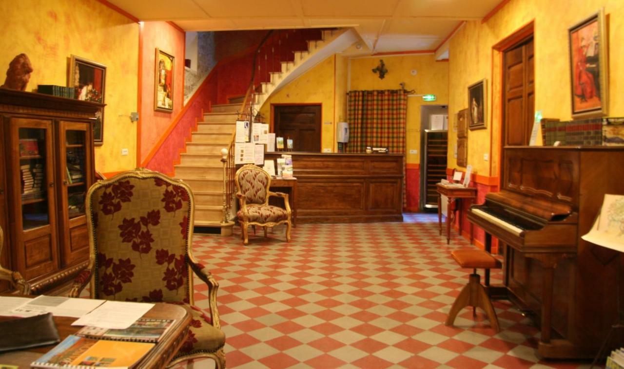 Les Arcades Le Lion D'Or Hotell Buis-les-Baronnies Exteriör bild